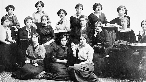 Они изменили профессию: биографии первых российских женщин-провизоров