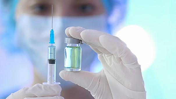 Минздрав описал различия «Спутника V» и вакцины от «Вектора»