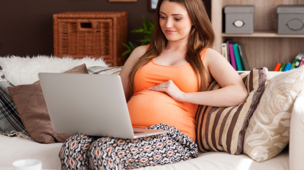 Беременная студентка продает положительные тесты на беременность через интернет