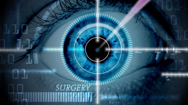 В Англии провели первую в мире операцию на сетчатке глаза с использованием робота