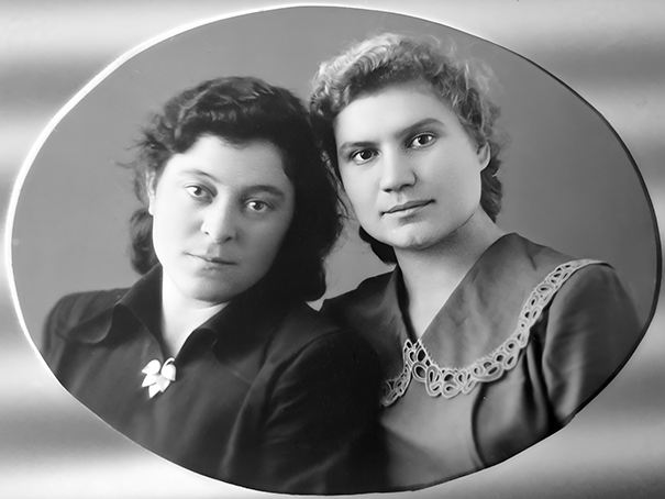 Полина-Грудцына-с-однокурсницей.png Полина-Грудцына-с-однокурсницей.png